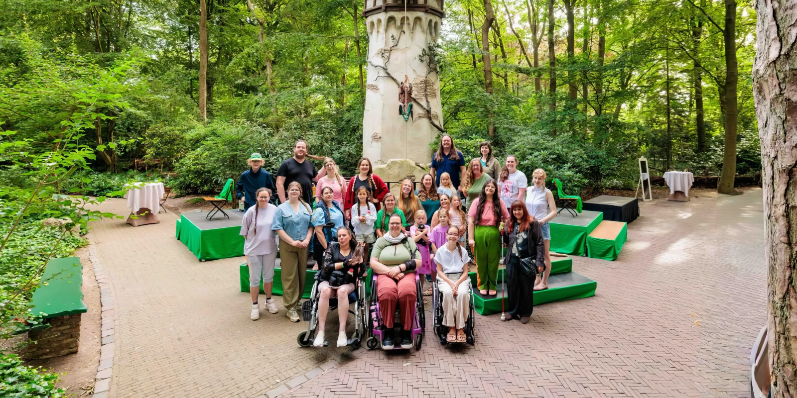 25 Braids Donated at Efteling Fairy Tale Day: Rapunzel’s 25th Anniversary Gift to Dutch Hair Foundation