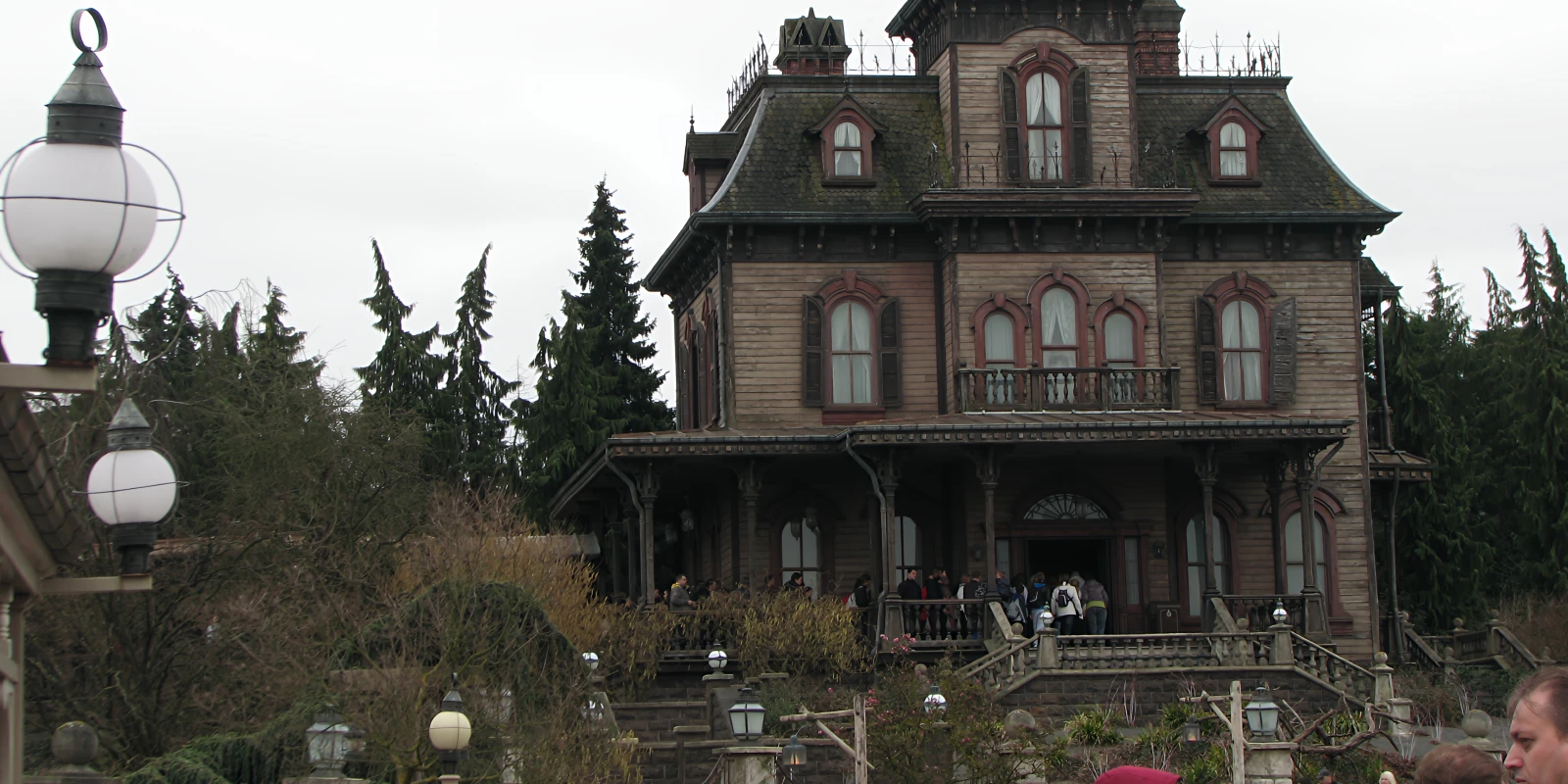 Disneyland Paris: Urteil wegen fahrlässiger Tötung in Phantom Manor