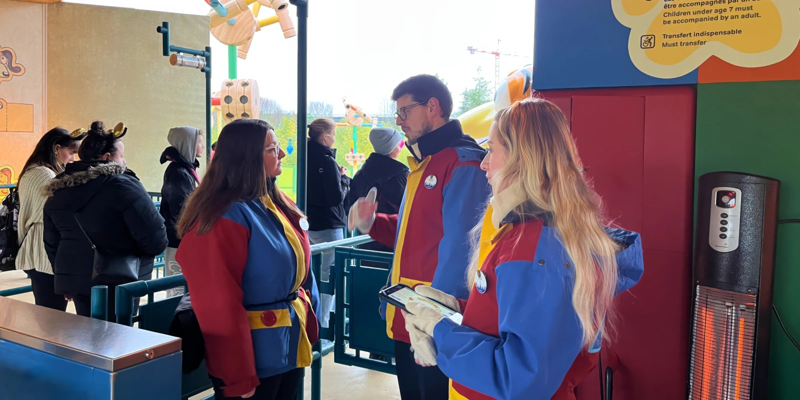 Hinter den Kulissen: Cast Members in Toy Story Playland & Cars ROAD TRIP