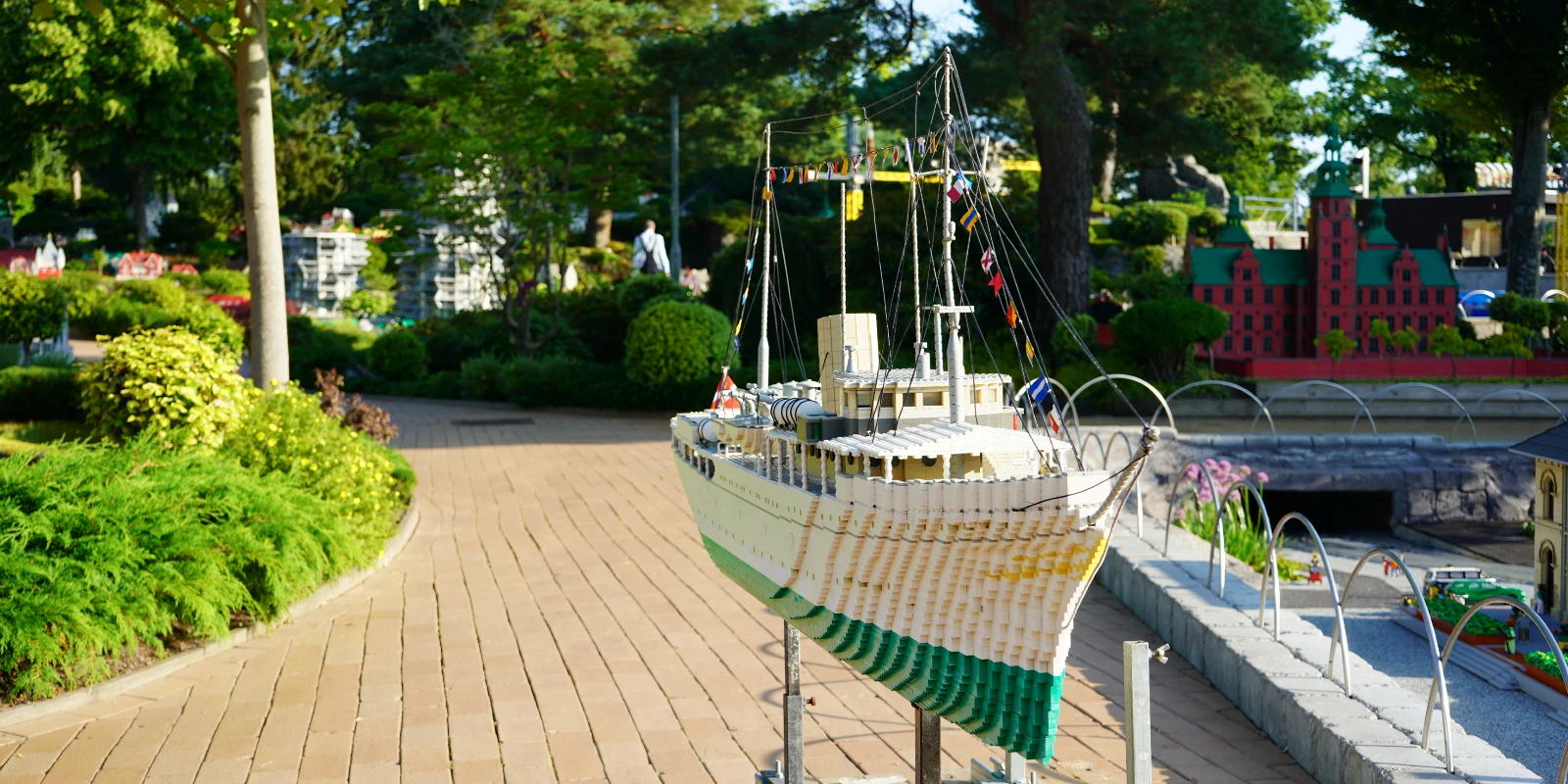 LEGOLAND Billund versteigert Original-Dannebrog aus Miniland