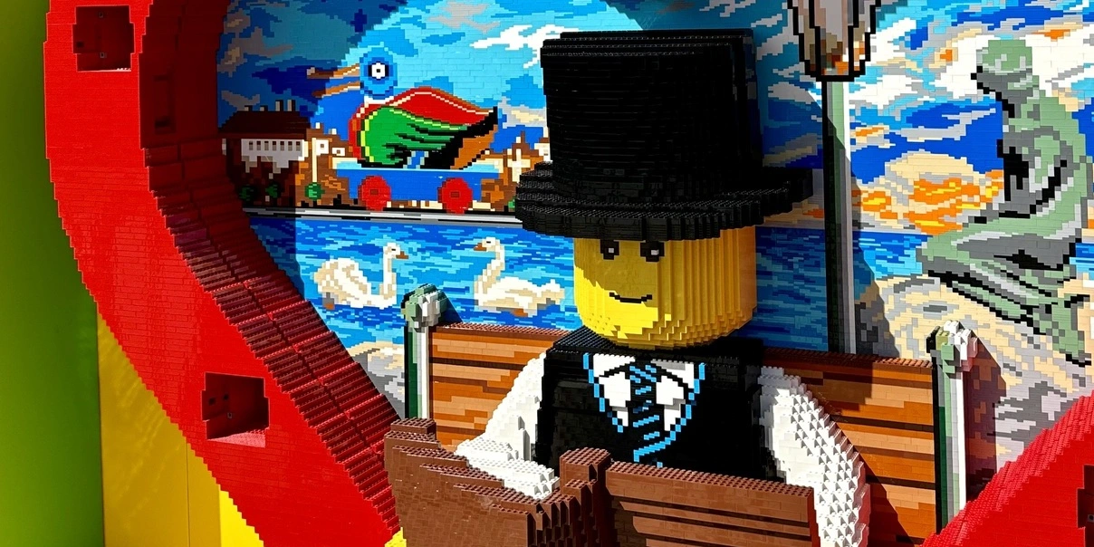 LEGOLAND® Billund eröffnet LEGO® Festival mit riesigem LEGO-Herz