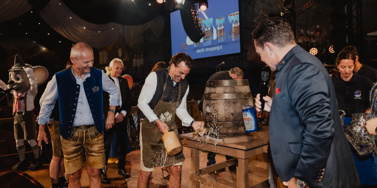 Stefan Mross eröffnet mit Thomas Mack das Oktoberfest im Europa-Park
