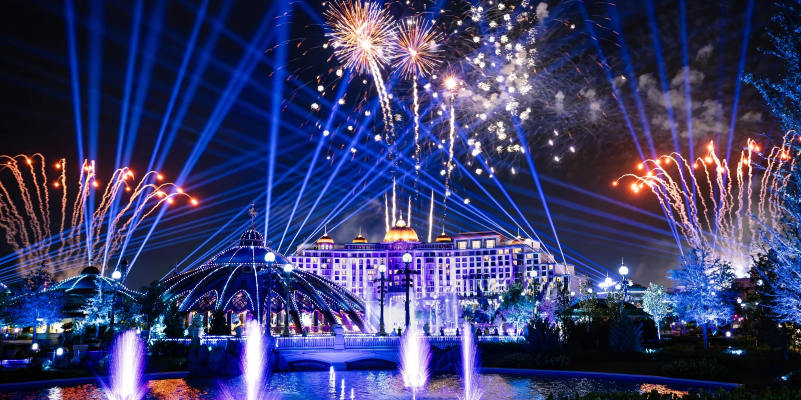 Universal Celestial Goodnight: Neues Nachtspektakel hat gestern Abend im Universal Epic Universe debütiert