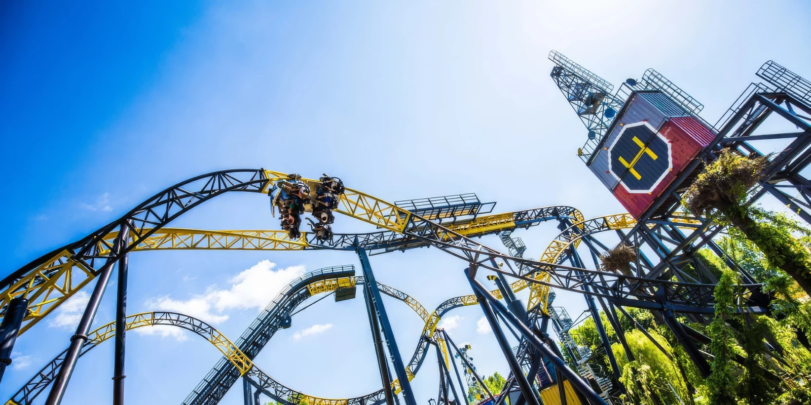 Walibi Holland Goes All-In on Summer: New Summer Saturdays Until 10 PM